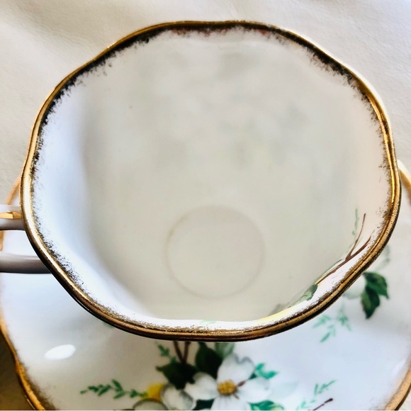 Royal Albert White Dogwood Vintage Tea Cup And Saucer Set Made in England - Picture 10 of 13